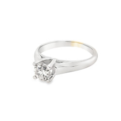 Pre Owned 18ct White Gold Diamond Solitaire Ring ZV807